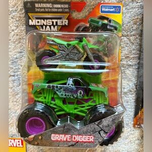 Monster Jam Grave Digger Truck & Bike set